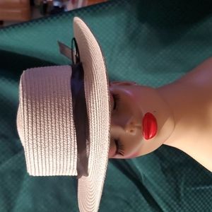 Gray straw hat with ribbon band